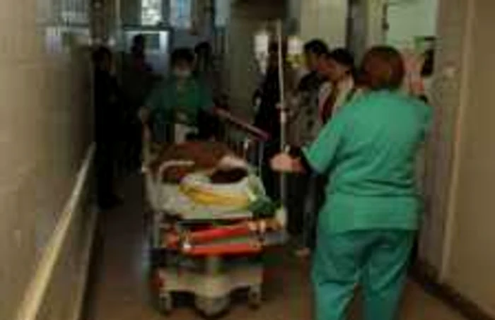 Tânărul a fost internat cu plăgi multiple la spitalul „Valentin Ignatenco“ Foto: Adevărul