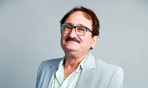 Cornel Palade   Sunt celebru, scoate ma de aici jpeg