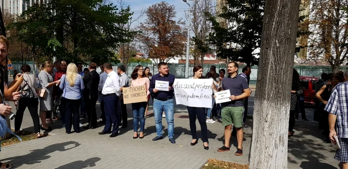 Protest profesori turci expulzati din Republica Moldova