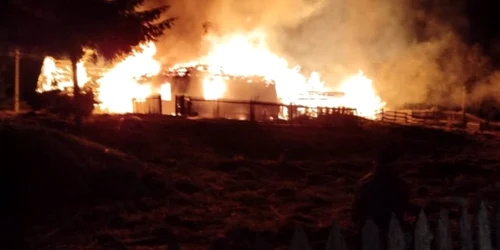 sinucidere prin incendiere Suceava, foto ISU Suceava jpg