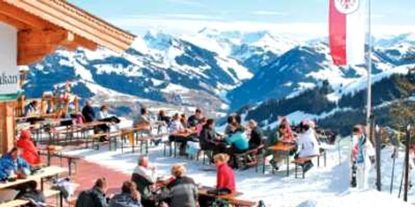 În fiecare iarnă, staţiunile montane din Alpii austrieci sunt luate cu asalt de turişti