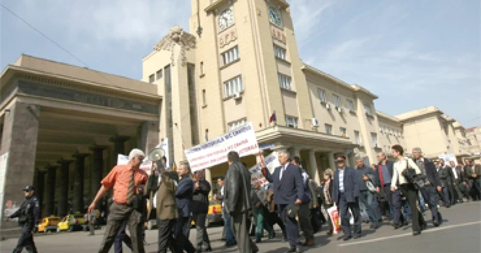 Bolnavii au bătut zadarnic la uşile policlinicii Spitalului Nr. 1