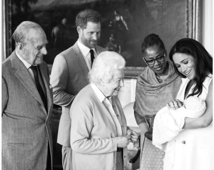 Prințul Philip, împreună cu Regina cțnd s-au dus să-l vadă pe fiul prințului Harry și al lui Meghan