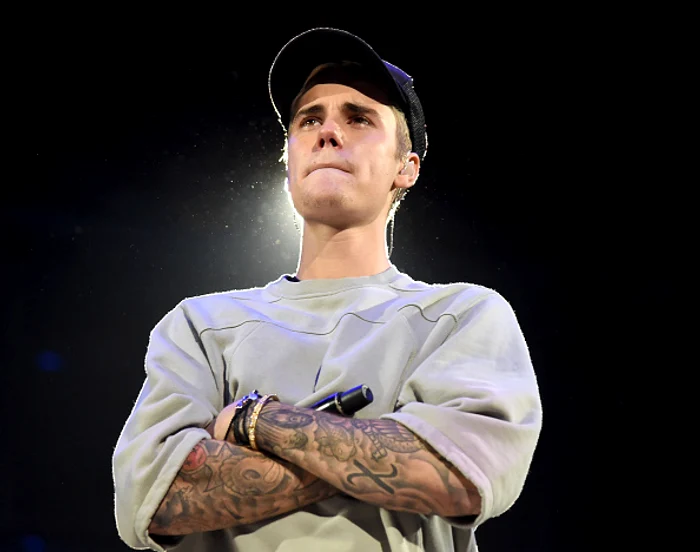 Justin Bieber s-a tatuat pe față Foto Instagram