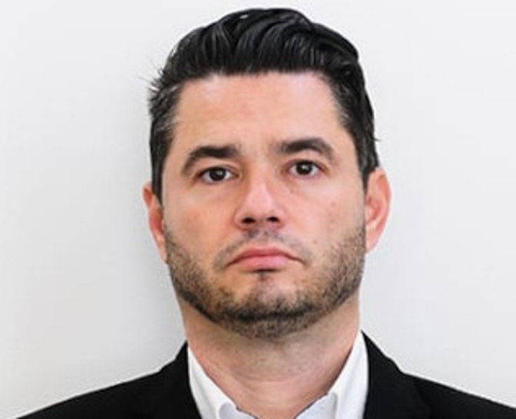 Avocatul implicat în tunul imobiliar de la Ploiești, trimis în judecată pentru înstrăinarea fictivă a unor maşini de lux