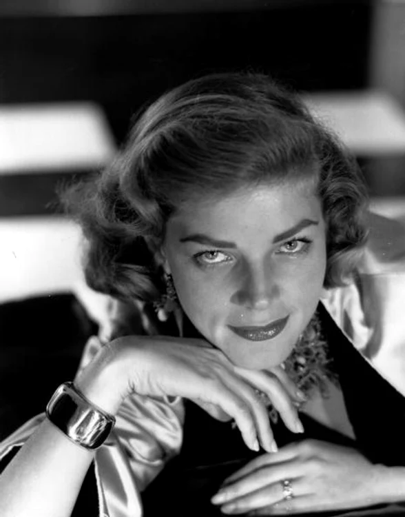 Lauren Bacall a fost considerată una dintre cele mai frumoase actrițe din istoria Hollywood-ului