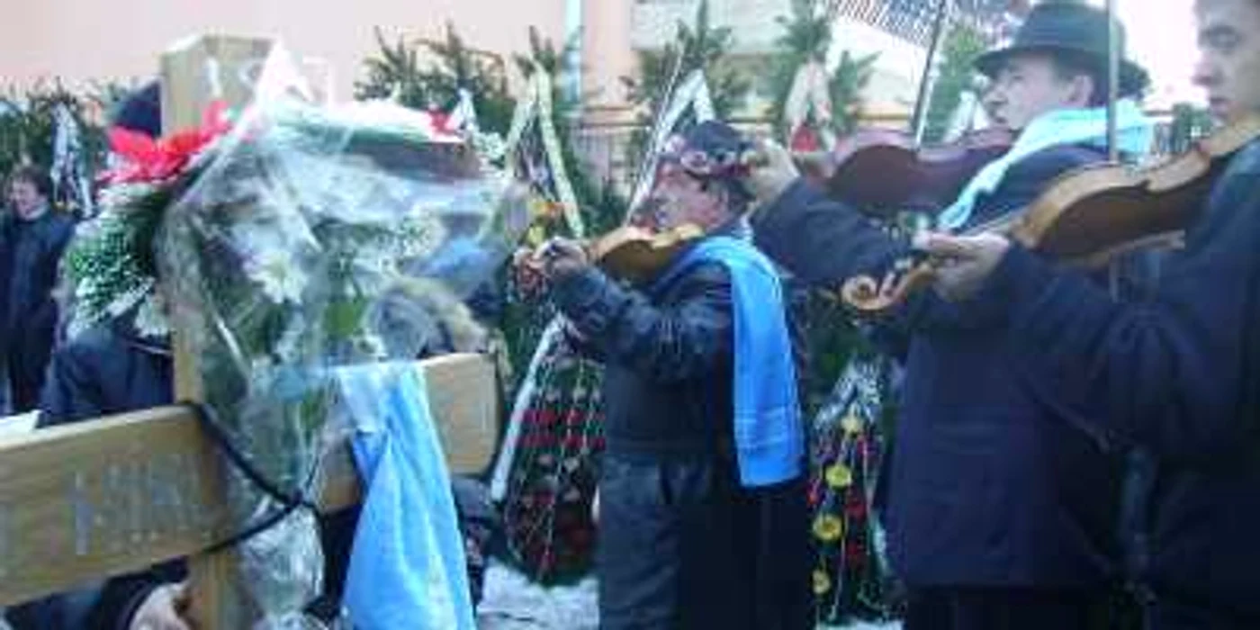 Lăutarii au interpretat melodii de jale