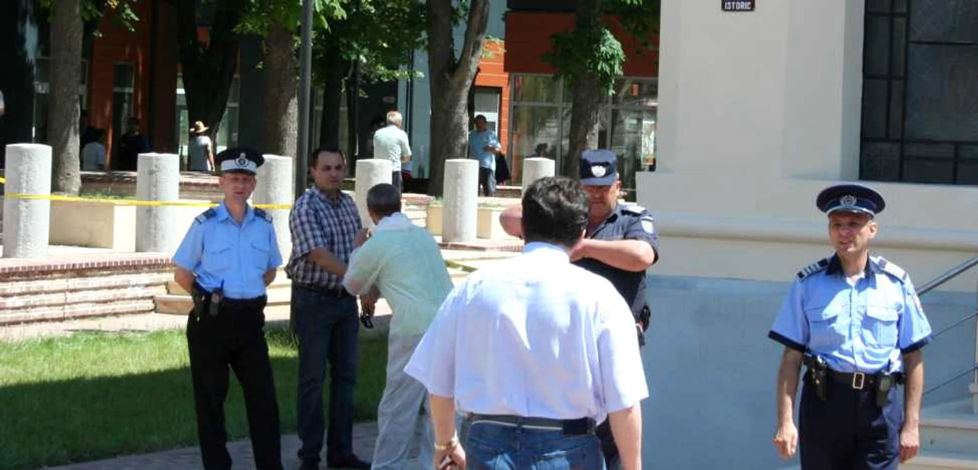 Anchetatorii au lucrat 12 ore pentru prinderea făptaşului