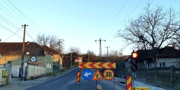 drumul judetean hunedoara calan in santier foto daniel guta adevarul