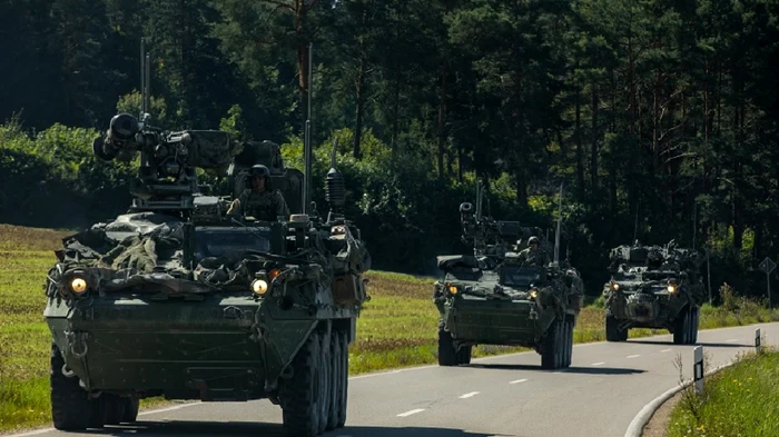 Militarii americani vor ajunge cu blindatele  Stryker în România U.S. Army Photo by Jacob Bradford