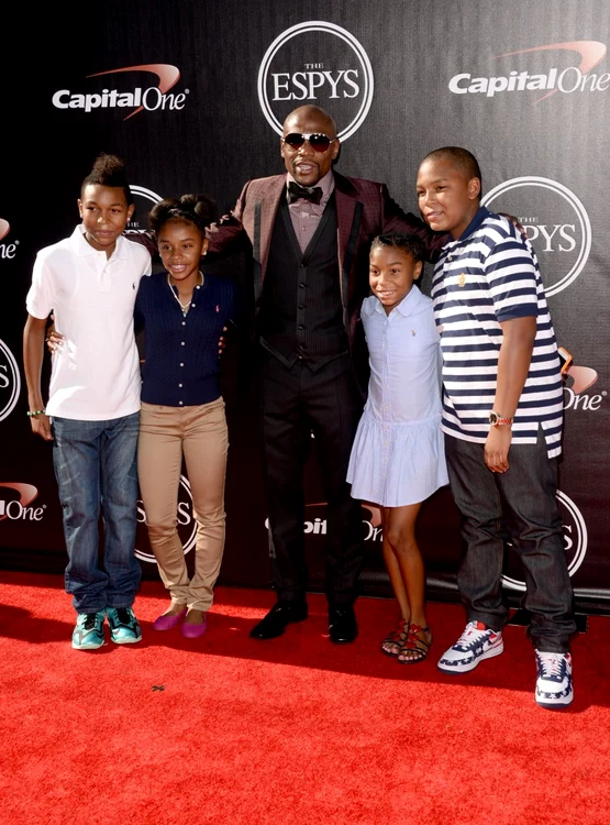 floyd mayweather cu 4 copii ab452245370 jpeg