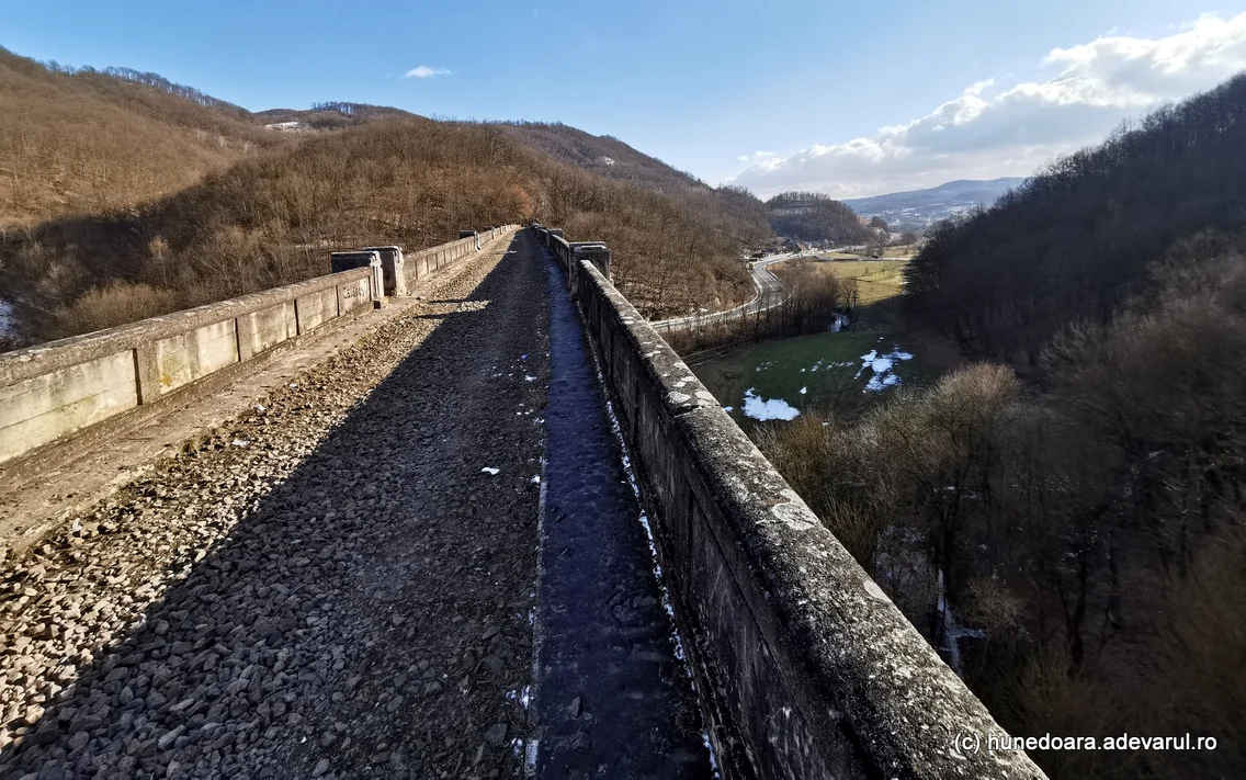 Viaductul Luncoiu de la Brad  Foto Daniel Guță  ADEVĂRUL (26) jpg