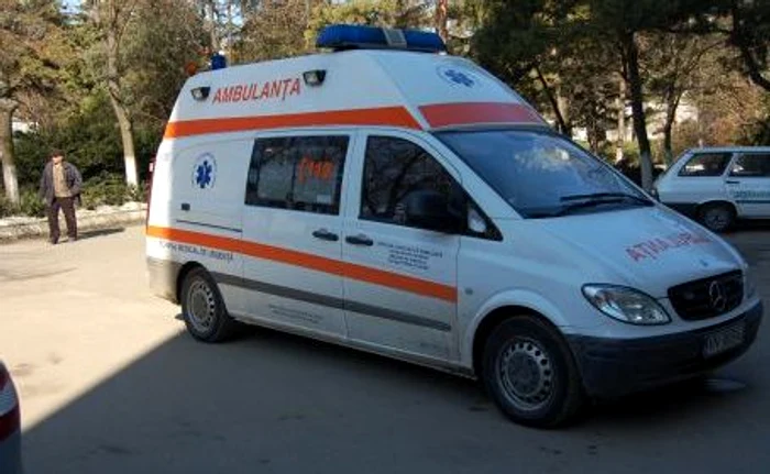 
    Din fericire, viaţa nu le-a fost pusă în pericol  