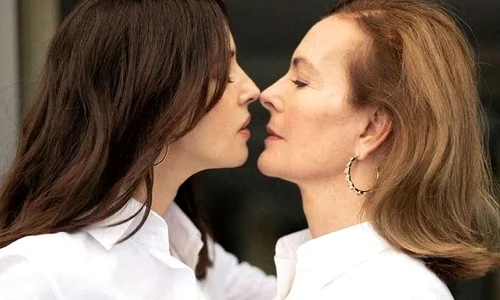 1 carole bouquet si monica bellucci 1 4 2 jpg jpeg