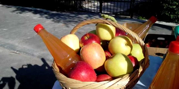 Târg săptămânal de produse tradiţionale