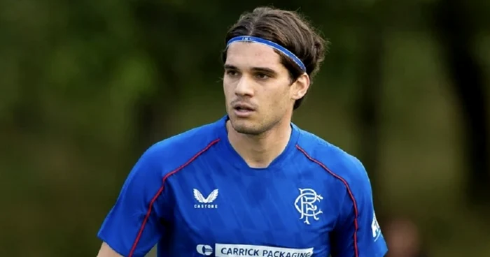 Ianis Hagi, salvat de colegii săi de la Rangers. Foto X