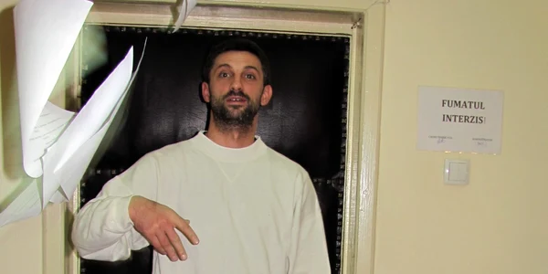Andi Vasluianu poate fi văzut pe scena Teatrului "Toma Caragiu"