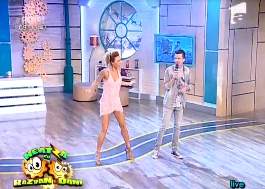 Flavia a făcut atmosferă pentru Florin Ristei la Neatza. (captură Antena 1)