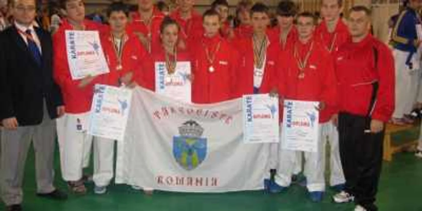 Târgovişte: Record de medalii la karate interstiluri