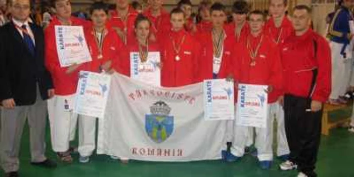 Târgovişte: Record de medalii la karate interstiluri