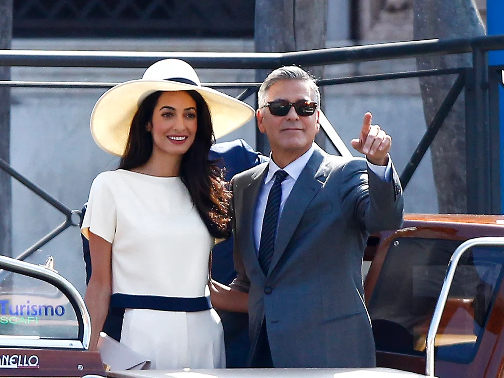 George Clooney şi soţia