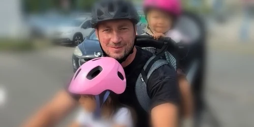 Marian Godină și fiicele lui jpeg