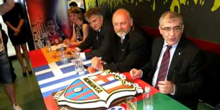 ViscaBar adăposteşte şi sediul regional la Barca Fan Club România. FOTO Dana Mihai