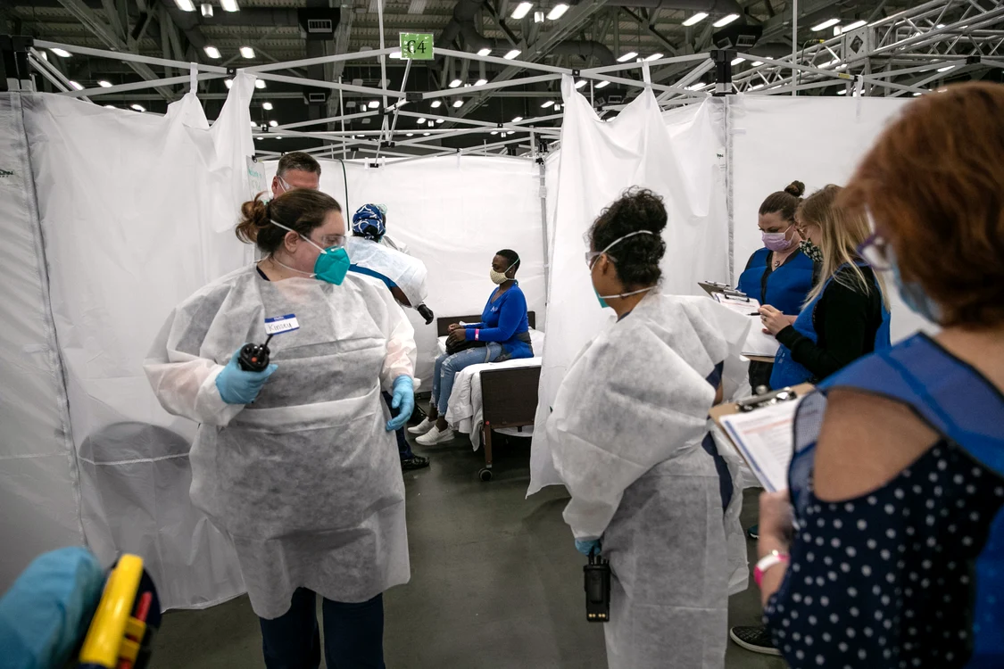 În Statele Unite, unde virusul face ravagii, departamentele de triaj sunt mereu pline