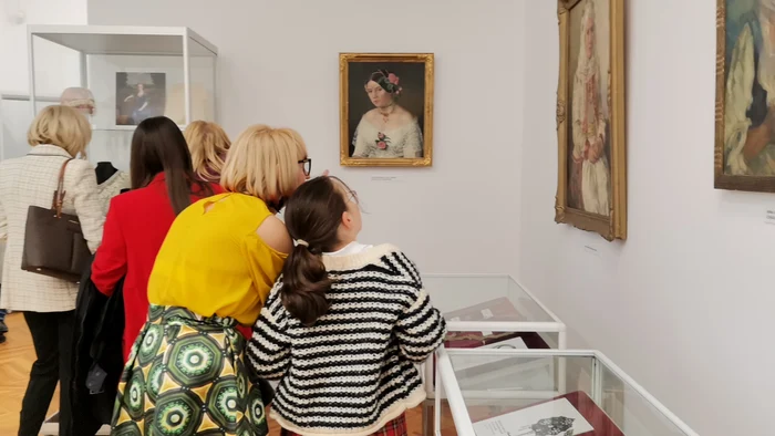 O lume captivantă descoperită în expoziția de la Slatina FOTO: A.M.