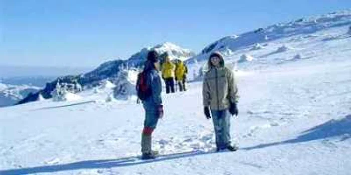 Turiştii de pe Ceahlău sunt avertizaţi că va creşte pericolul de avalanşe