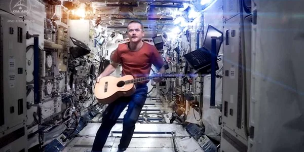chris hadfield chitara