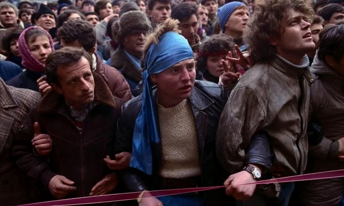 REVOLUȚIONARII „Pe unii îi interesa de carne, pe unii de gloanţe, pe unii de libertate” jpeg