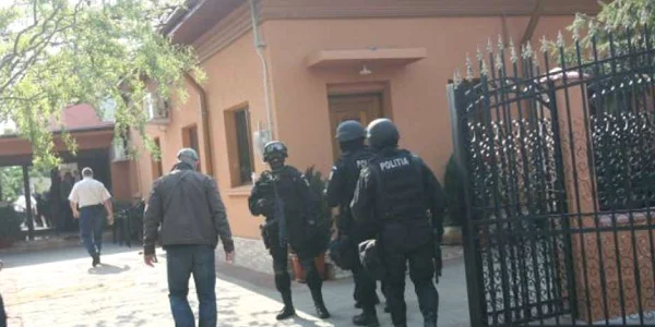 Opt percheziţii au fost efectuate în judeţul Argeş. Foto: arhivă