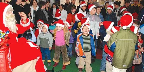 Copiii vor primi daruri la patinoar