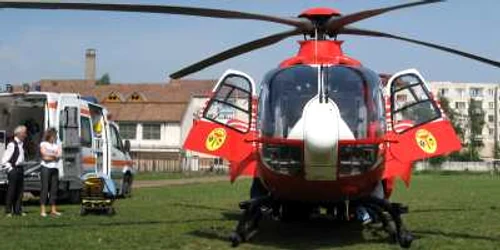 Fata a fost transportată la Cluj cu un elicopter SMURD