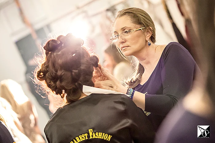 Soţia sa, Florina  Mărcuţă, e make-up  artist cu numeroase  premii şi diplome