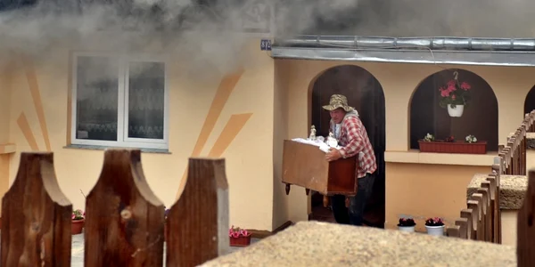 Incendiu la o gospodărie din Ipoteşti. FOTO