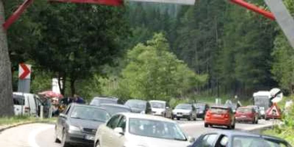 Braşov: Traficul este blocat pe DN1