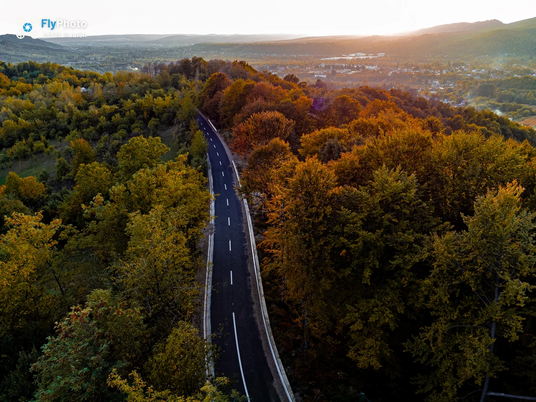  Drumul către cartierul Maluri din Pucioasa. Foto Mădălin Anca / FotografPucioasa