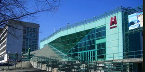 Actorii de la Eugen Ionesco așteaptă de doi ani să le fie reparată înstituția