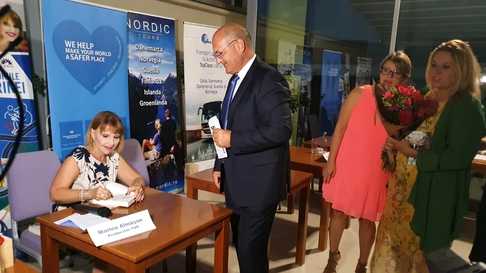 Lansarea celei de-a 13-a cărți a fost una cu noroc