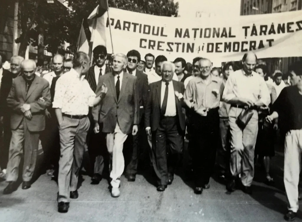O campanie electorală de altădată, septembrie 1990 Colectie Fundatia Corneliu Coposu
