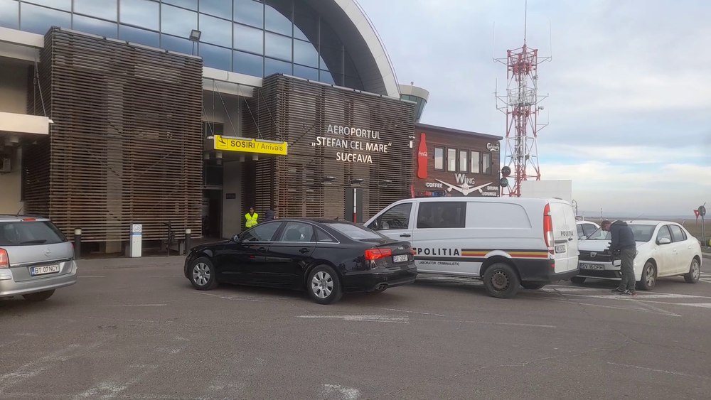 Patru suceveni ridicați de DIICOT pentru că șantajau transportatori ucraineni care aduceau conaționali la Aeroportul Suceava 