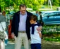 Olle Westling și Ewa Westling, părinții lui Daniel Westling cu nepotul lor, Prințul Oscar. FOTO: Profimedia