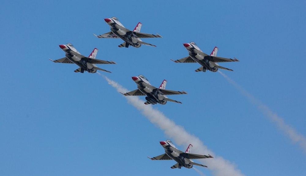 Zboruri militare internaționale în România: aeronave românești și aliate vor efectua exerciții la joasă înălțime și în regim supersonic