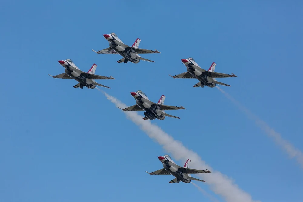 Zboruri militare internaționale în România: aeronave românești și aliate vor efectua exerciții la joasă înălțime și în regim supersonic