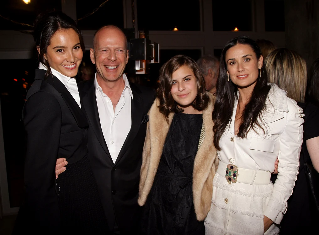 Emma Hemming, Bruce Willis,  Tallulah Belle Willis și Demi Moore, fotografiați în 2008 (Foto: Getty)