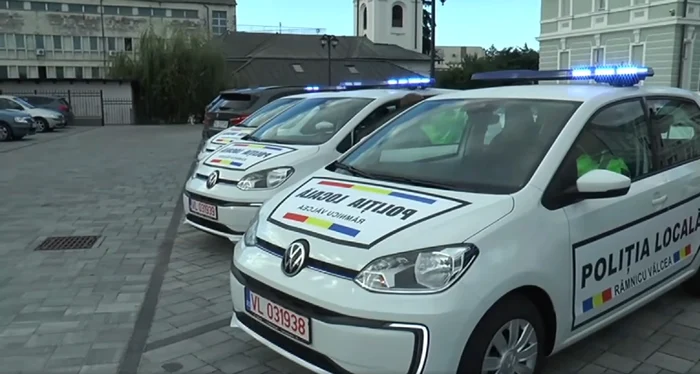 Mașinile electrice noi achiziții ale Poliției Locale din Râmnicu Vâlcea Foto Alexandru Stoica jpg