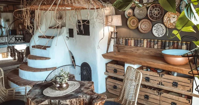 Cele mai frumoase case tradiționale scoase la vânzare 