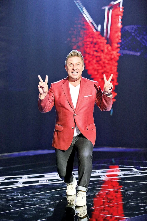 Pavel Bartoş dă culoare emisiunii “Românii au talent” (PRO TV), pe care o prezintă